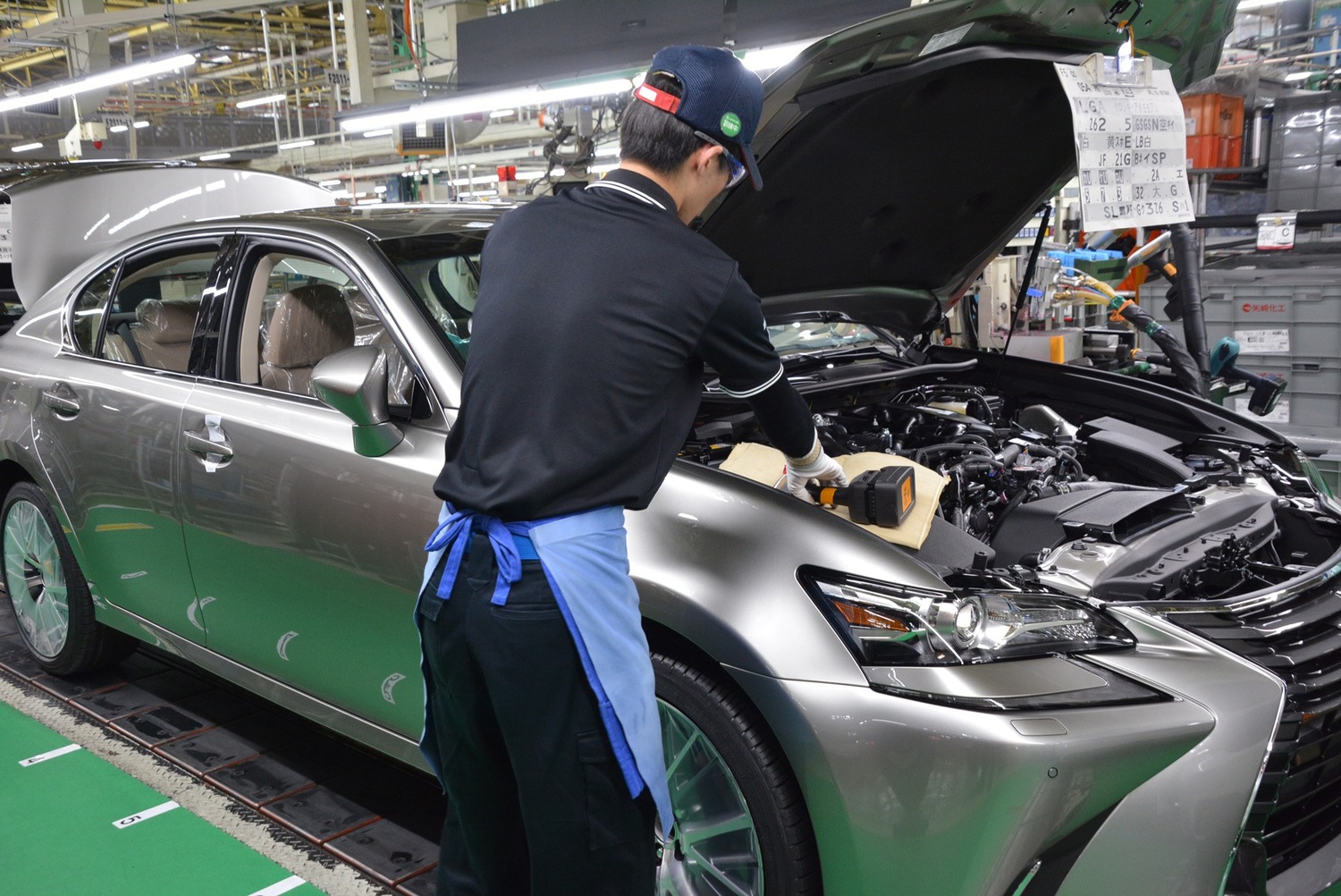 Auto ibride, Manutenzione: con Hybrid Service Toyota la garanzia è decennale