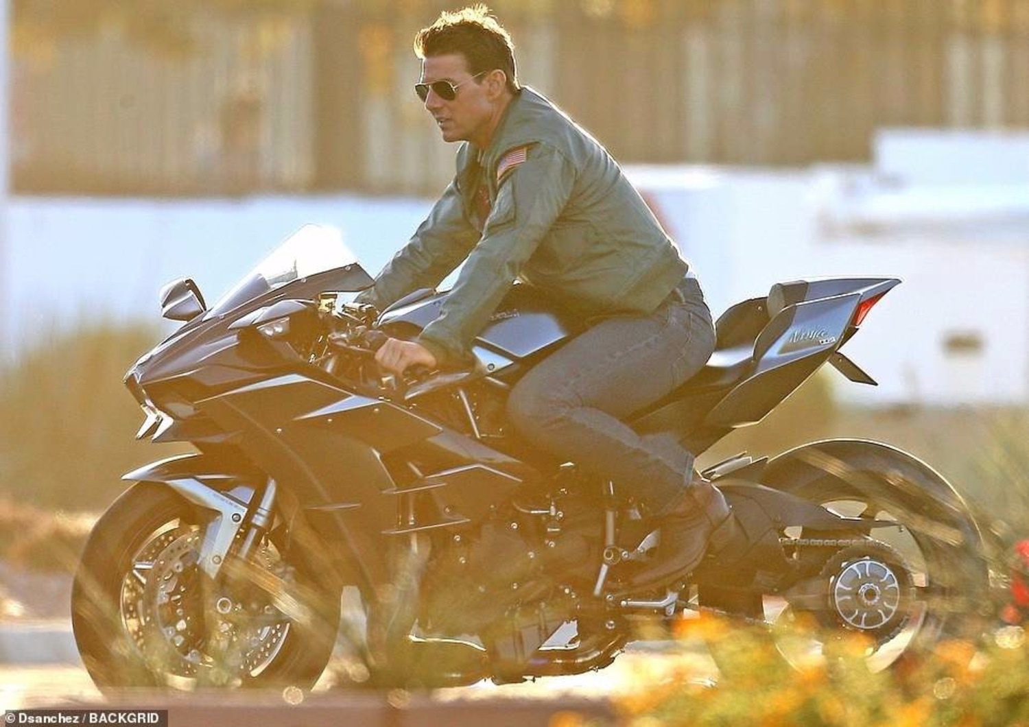 Kawasaki GPZ 900 Tom Cruise