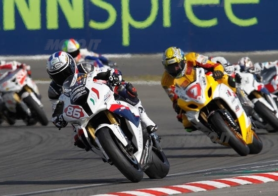 BMW conquista la FIM Cup Costruttori nella Superstock BMW conquista la FIM Cup Costruttori nella Superstock