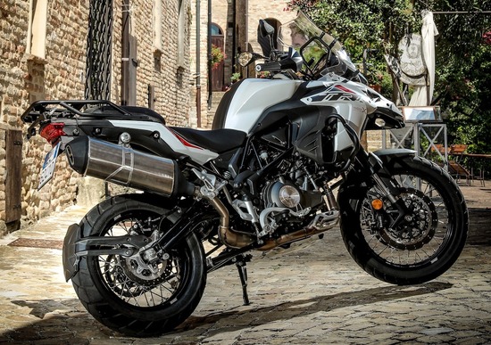 Il mercato a ottobre accelera a +17,9%. Il 2018 a +6% grazie alle moto. Le Top 100 Il mercato a ottobre accelera a +17,9%. Il 2018 a +6% grazie alle moto. Le Top 100