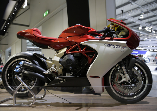 EICMA 2018: MV Agusta Superveloce 800, foto e dati EICMA 2018: MV Agusta Superveloce 800, foto e dati
