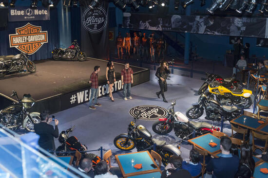 Harley-Davidson e la Dark Custom Night Harley-Davidson e la Dark Custom Night