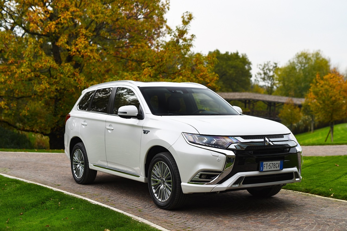 Outlander phev 2019