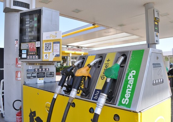 Carburanti auto, 2018 - 2019: consumi su, prezzi (forse) giù Carburanti auto, 2018 - 2019: consumi su, prezzi (forse) giù