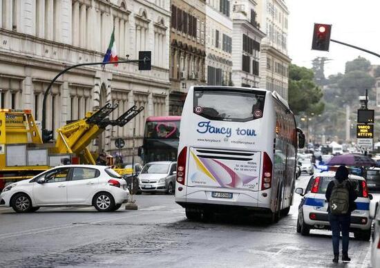 Roma: da gennaio bus turistici fuori dal centro Roma: da gennaio bus turistici fuori dal centro