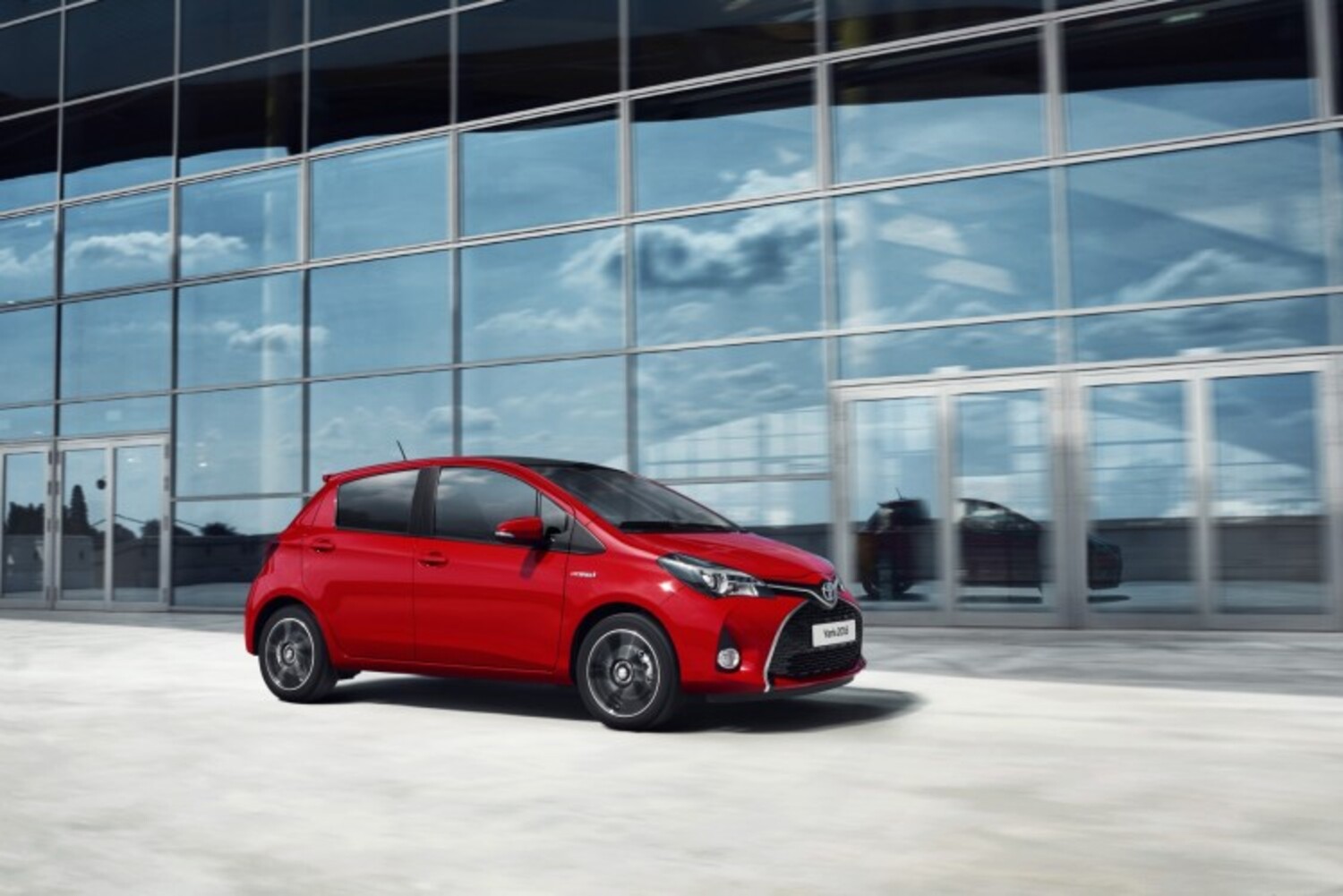 Quelli dellibrido alla giapponese, come Yaris, godono dei nuovi incentivi italiani, di cui non fruisce per ora Fiat