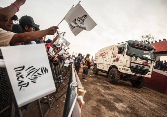Dakar 2019 Perù. Live Day 1: Lima – Pisco. Al-Attiyah vince per le auto, Barreda domina tra le moto Dakar 2019 Perù. Live Day 1: Lima – Pisco. Al-Attiyah vince per le auto, Barreda domina tra le moto