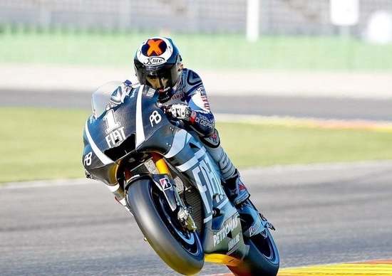 Test. Stoner il più veloce. Rossi fatica Test. Stoner il più veloce. Rossi fatica