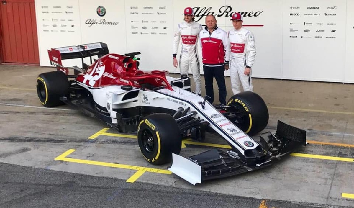 Nuova Alfa Romeo F1 2019 la C38 in pista nella versione