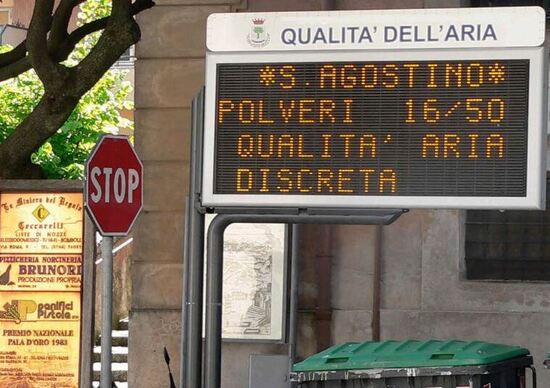 Le auto inquinano, ma il 50% del particolato arriva da riscaldamenti e allevamenti intensivi Le auto inquinano, ma il 50% del particolato arriva da riscaldamenti e allevamenti intensivi