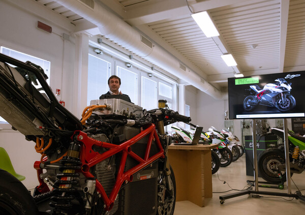 Energica Factory Tour: dietro le quinte e sotto il vestito