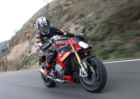 Pirelli Diablo Rosso III Pirelli Diablo Rosso III