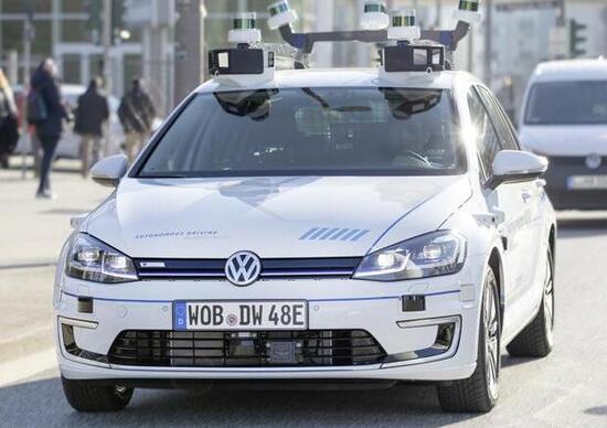 Volkswagen, al via i test per la guida autonoma di livello 4 Volkswagen, al via i test per la guida autonoma di livello 4