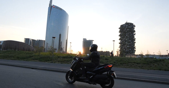 Yamaha XMAX 300 Iron Max Bandertest, la prova interattiva Yamaha XMAX 300 Iron Max Bandertest, la prova interattiva