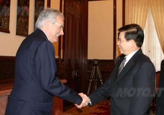 Gruppo Piaggio: nuova fase di sviluppo per i mercati asiatici Gruppo Piaggio: nuova fase di sviluppo per i mercati asiatici