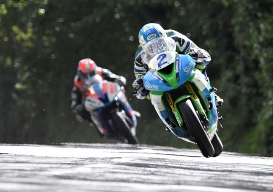 Tourist Trophy 2019: Harrison domina le prime qualifiche Tourist Trophy 2019: Harrison domina le prime qualifiche