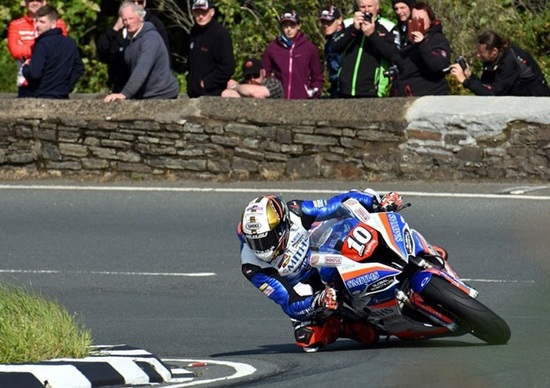 TT 2019: tripletta di Hickman. Lightweight a Dunlop TT 2019: tripletta di Hickman. Lightweight a Dunlop