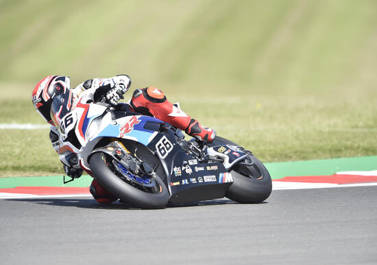 SBK 2019. Sykes è il più veloce nelle libere di Donington Park SBK 2019. Sykes è il più veloce nelle libere di Donington Park