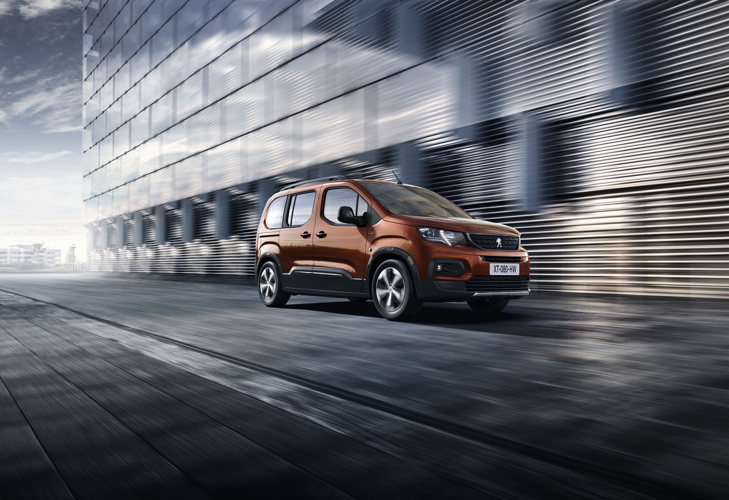 Peugeot Rifter: arriva il benzina 130 CV con l’automatico EAT8