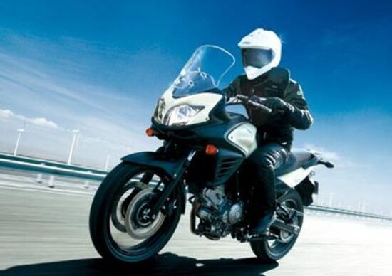 Suzuki V-Strom 650 2012: le prime foto! Suzuki V-Strom 650 2012: le prime foto!