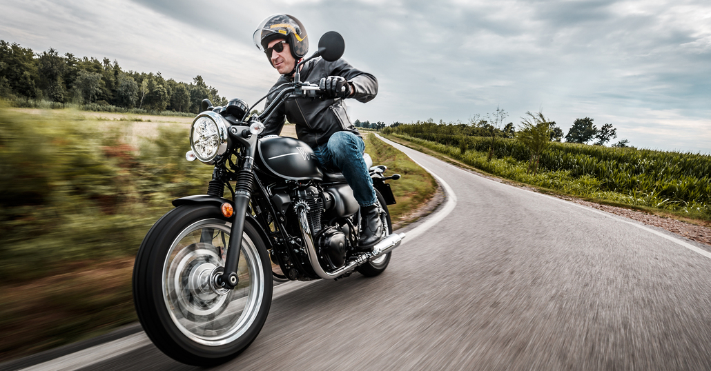Kawasaki W800 Street e W800 Cafè (TEST). La classica si sdoppia