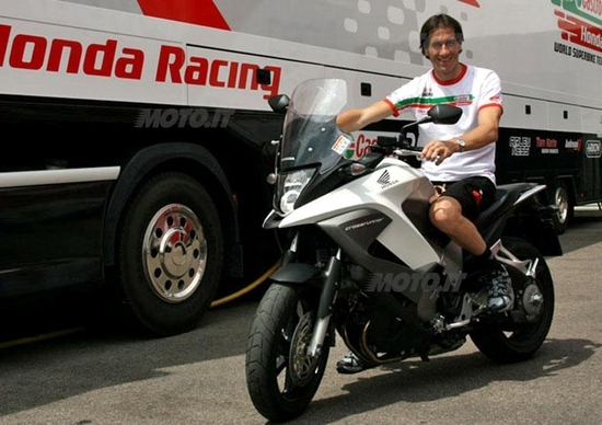 Dalla Maremma al GP d’Aragona con la Honda Crossrunner Dalla Maremma al GP d’Aragona con la Honda Crossrunner