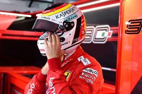 Vettel, deluso in casa per le noie al turbo della sua Ferrari