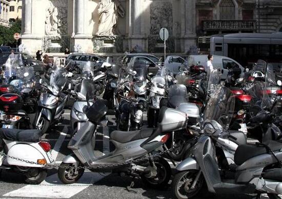 Meno morti in moto, ma di più con i ciclomotori Meno morti in moto, ma di più con i ciclomotori