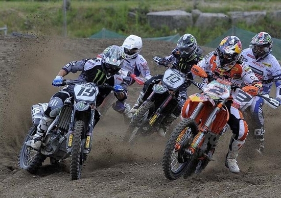 Enduro e Motocross, la FMI anticipa le norme della stagione 2012 Enduro e Motocross, la FMI anticipa le norme della stagione 2012