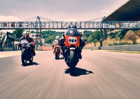 Vintage da corsa a Pergusa, quattro moto d'epoca in pista