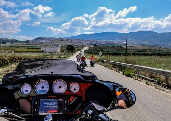 Harley-Davidson brevetta il Cruise Control di gruppo Harley-Davidson brevetta il Cruise Control di gruppo