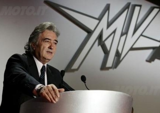 L'ultimo saluto dei motociclisti a Claudio Castiglioni L'ultimo saluto dei motociclisti a Claudio Castiglioni