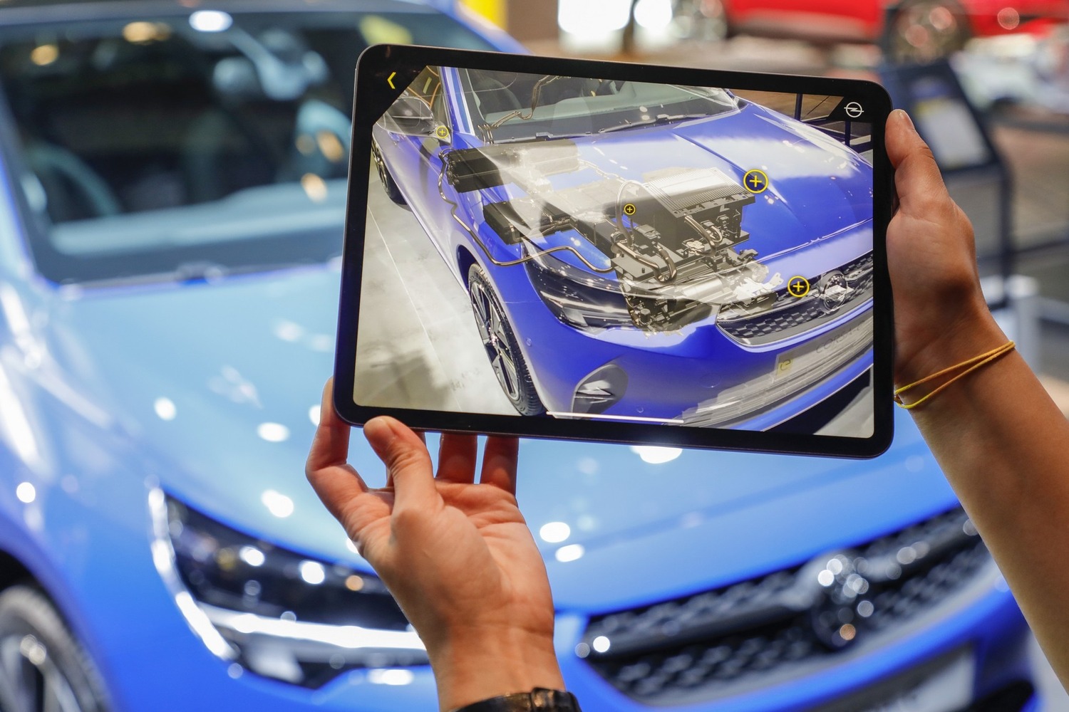 Opel Corsa-e e Grandland Hybrid: scopritele con la realtà aumentata a Francoforte 2019