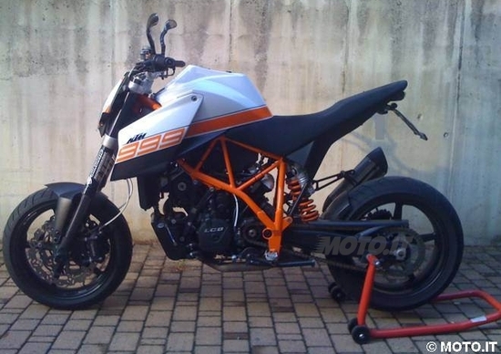Le Strane di Moto.it: KTM 999 Supermoto Special EZ Le Strane di Moto.it: KTM 999 Supermoto Special EZ