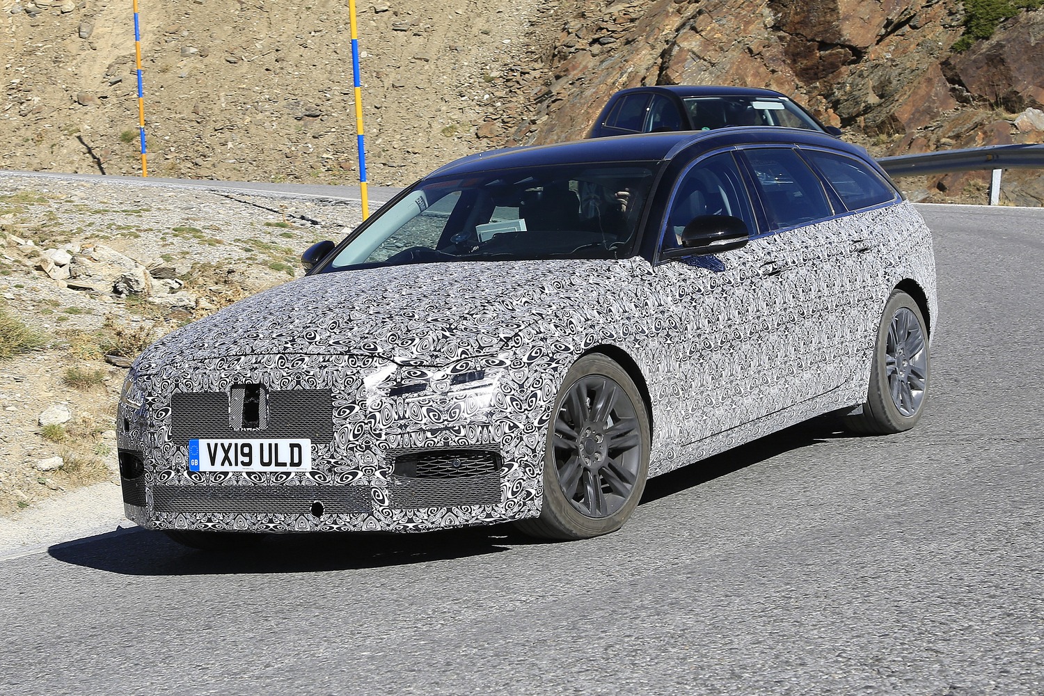 Jaguar XF Sportbrake, le foto spia