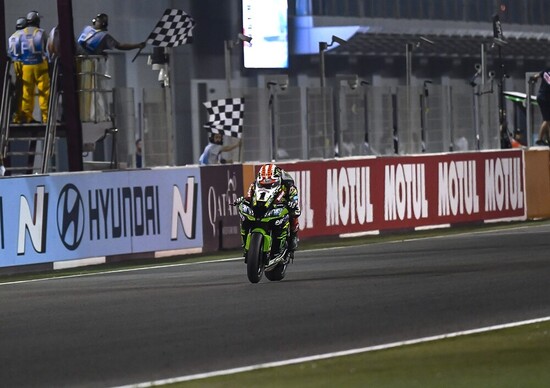 SBK 2019. Jonathan Rea conquista anche Gara2 a Losail SBK 2019. Jonathan Rea conquista anche Gara2 a Losail