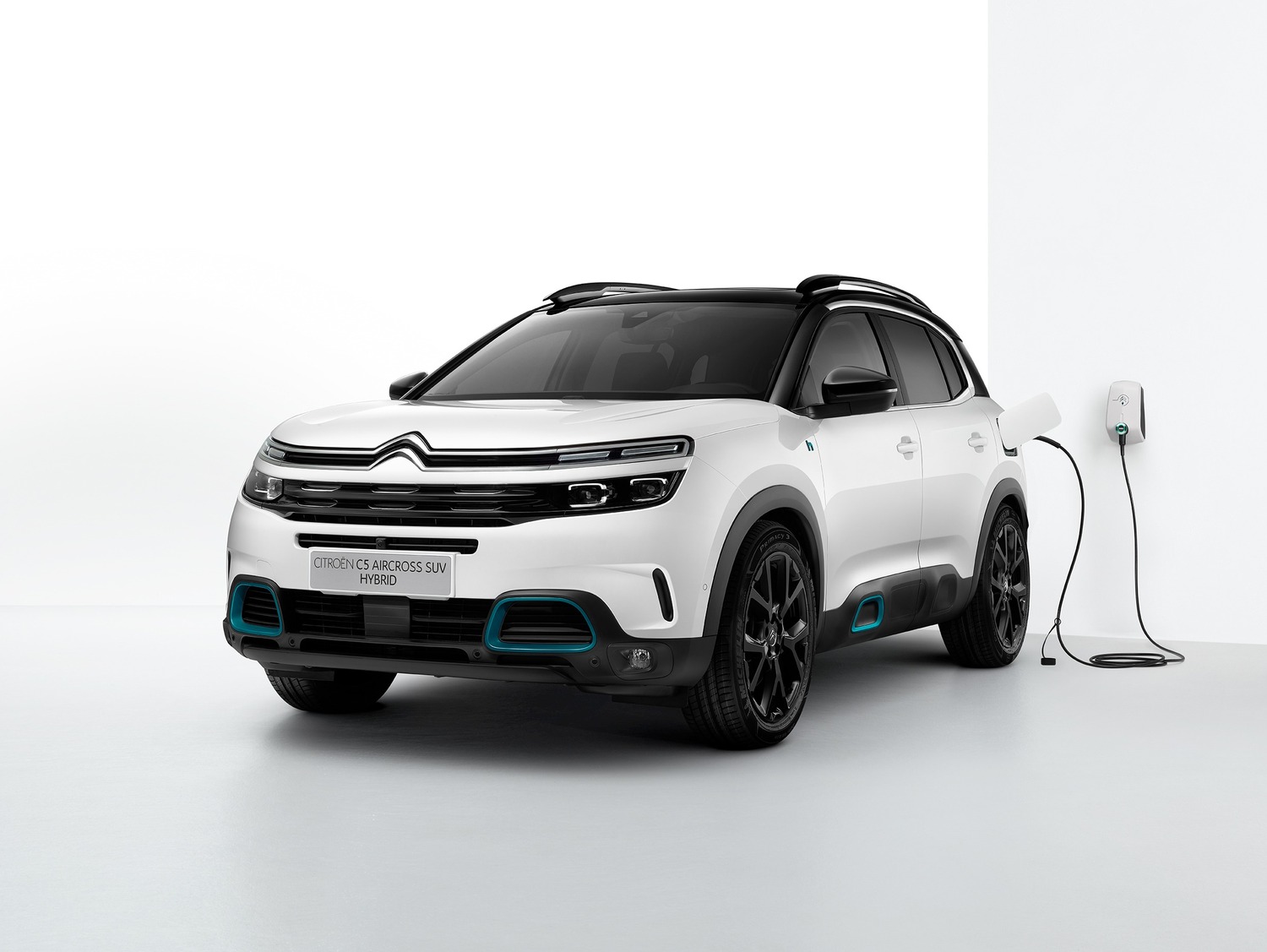 Citroen C5 Aircross, ora è anche ibrida plug-in