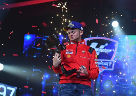 Andrea Saveri e Ducati campioni del mondo del MotoGP eSport Andrea Saveri e Ducati campioni del mondo del MotoGP eSport