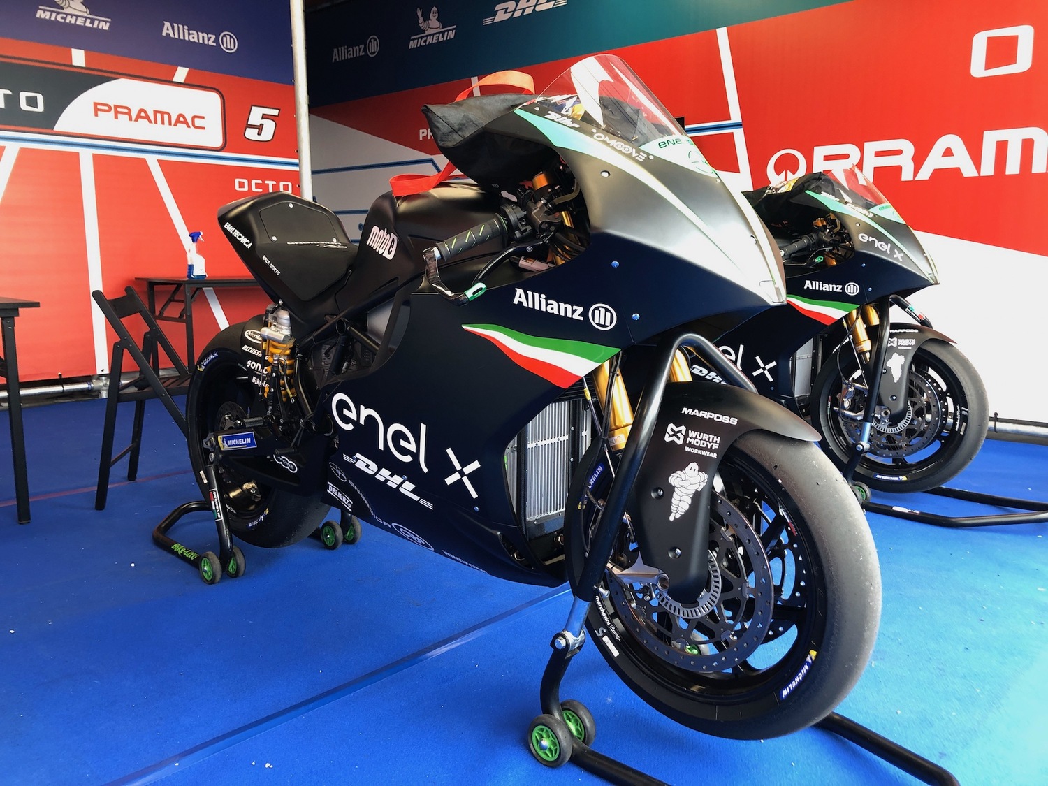 Il team Pramac nellePaddock di Valencia