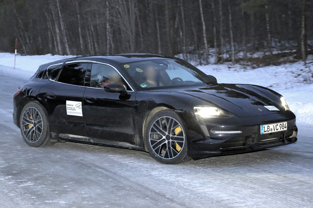 Porsche taycan grand turismo