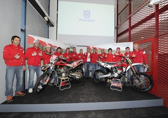 Husqvarna presenta i team Enduro e Motocross per la stagione iridata 2012 Husqvarna presenta i team Enduro e Motocross per la stagione iridata 2012