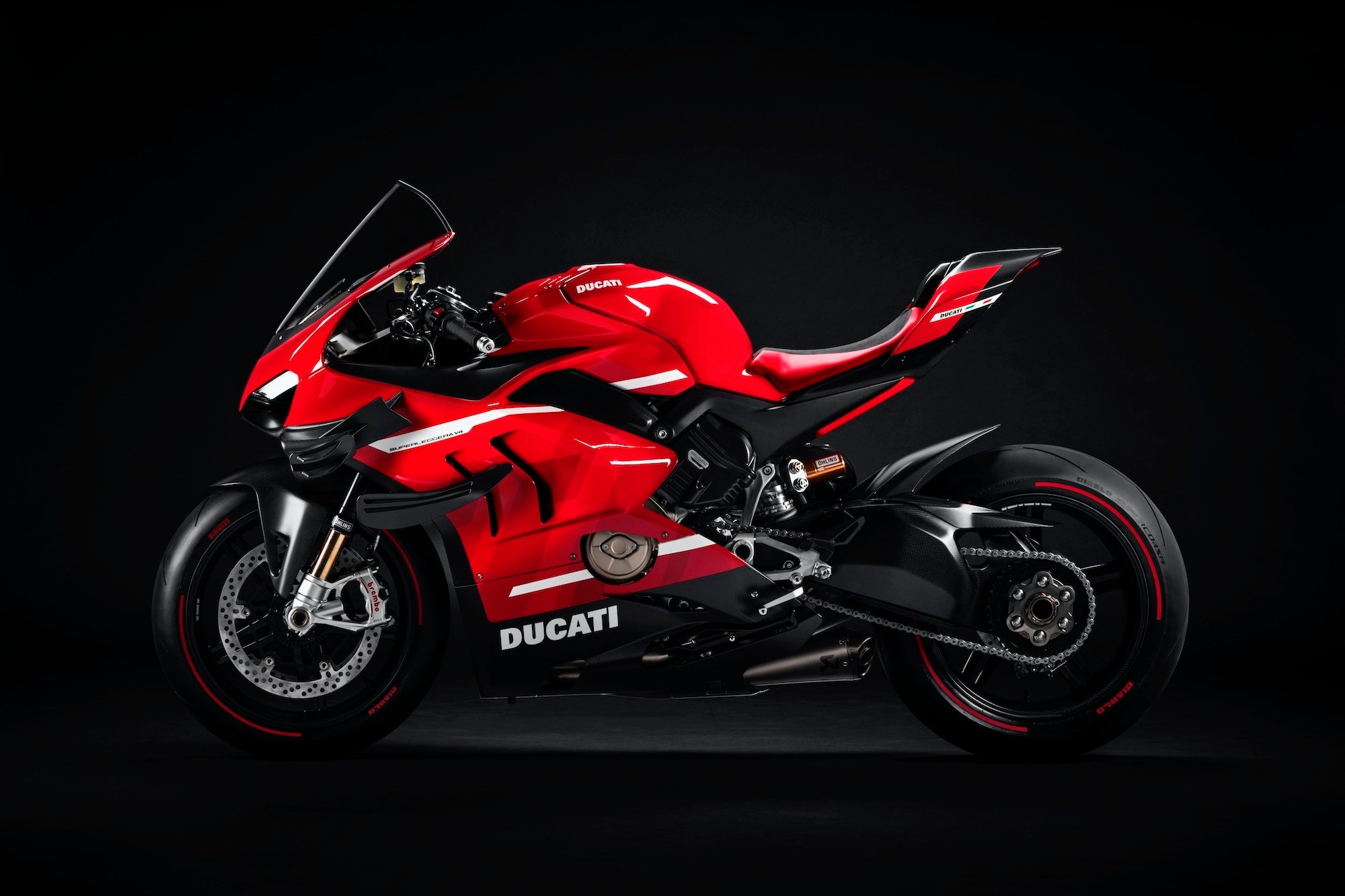 Ducati Superleggera V4. 234 cv, 152 kg e aerodinamica da GP News