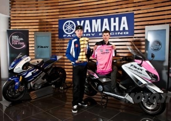Yamaha TMAX 530 edizione speciale. Sarà il mezzo ufficiale del Giro d'Italia Yamaha TMAX 530 edizione speciale. Sarà il mezzo ufficiale del Giro d'Italia