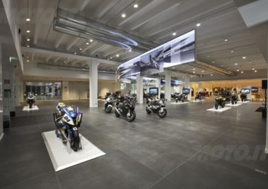 BMW Motorrad inaugura a Roma la più grande concessionaria