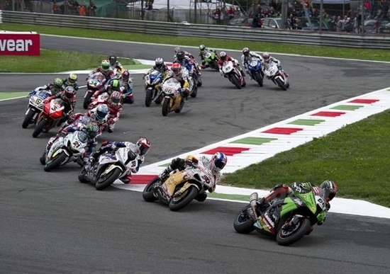 La SBK a Donington per dimenticare Monza La SBK a Donington per dimenticare Monza
