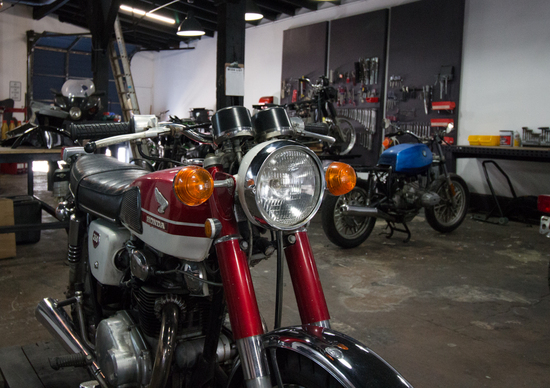Officine moto: il nostro sguardo su quel che succede Officine moto: il nostro sguardo su quel che succede