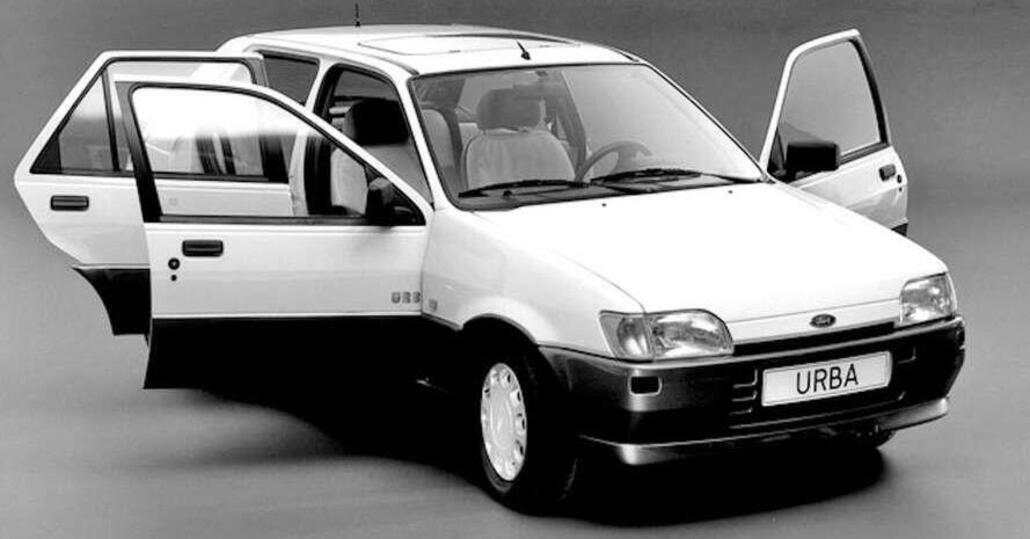 Ford Fiesta Urba: la 3 porte asimmetriche che nel 1989 anticipò la Veloster e la Mini Clubman