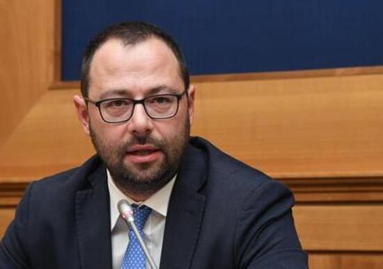 Patuanelli: «Ops, ci siamo dimenticati del settore auto...» Patuanelli: «Ops, ci siamo dimenticati del settore auto...»