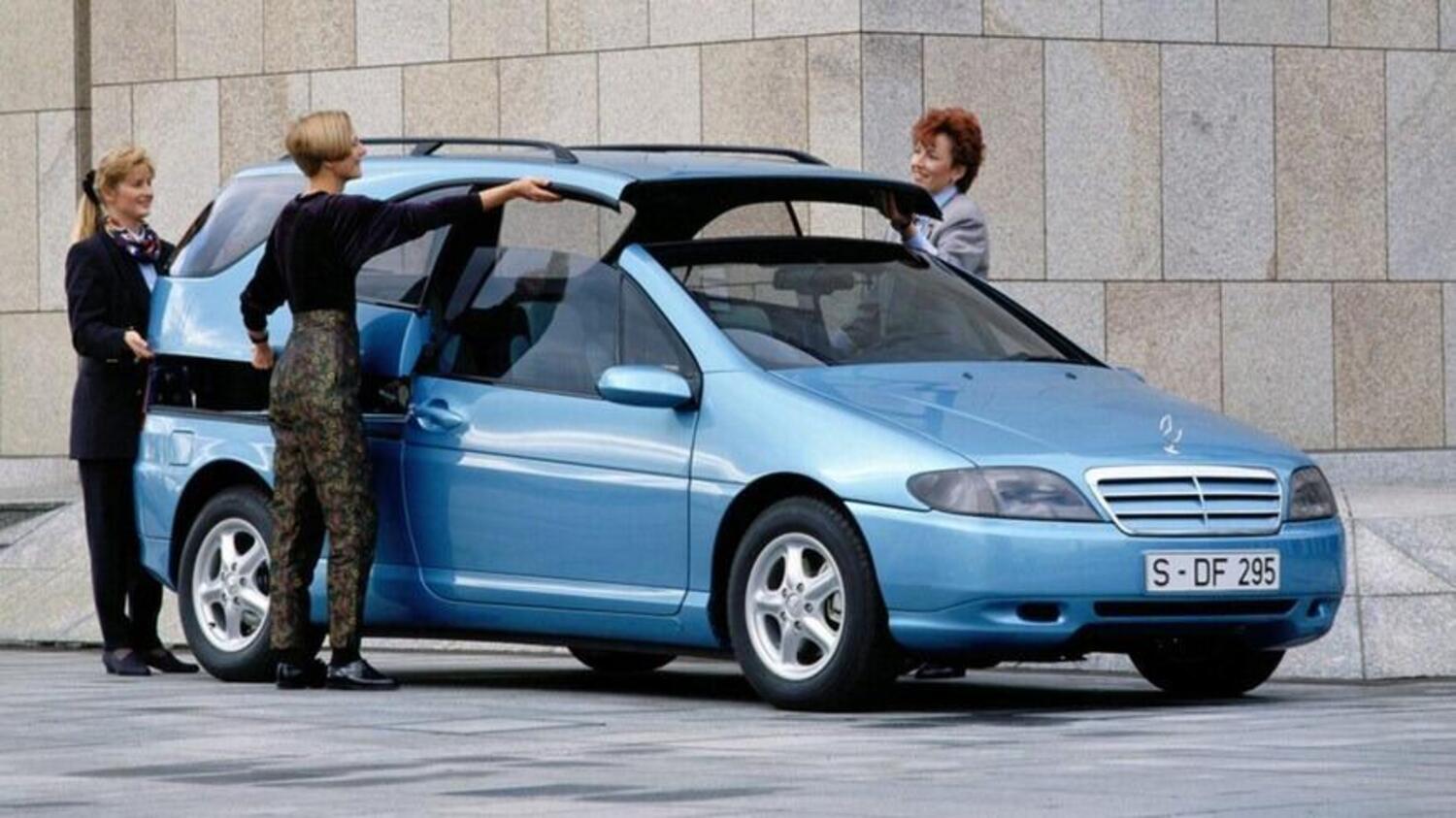 Crossover SUV, Cabrio, Berlina e pure Pick-up: Mercedes VRC è tutto questo in un’auto sola