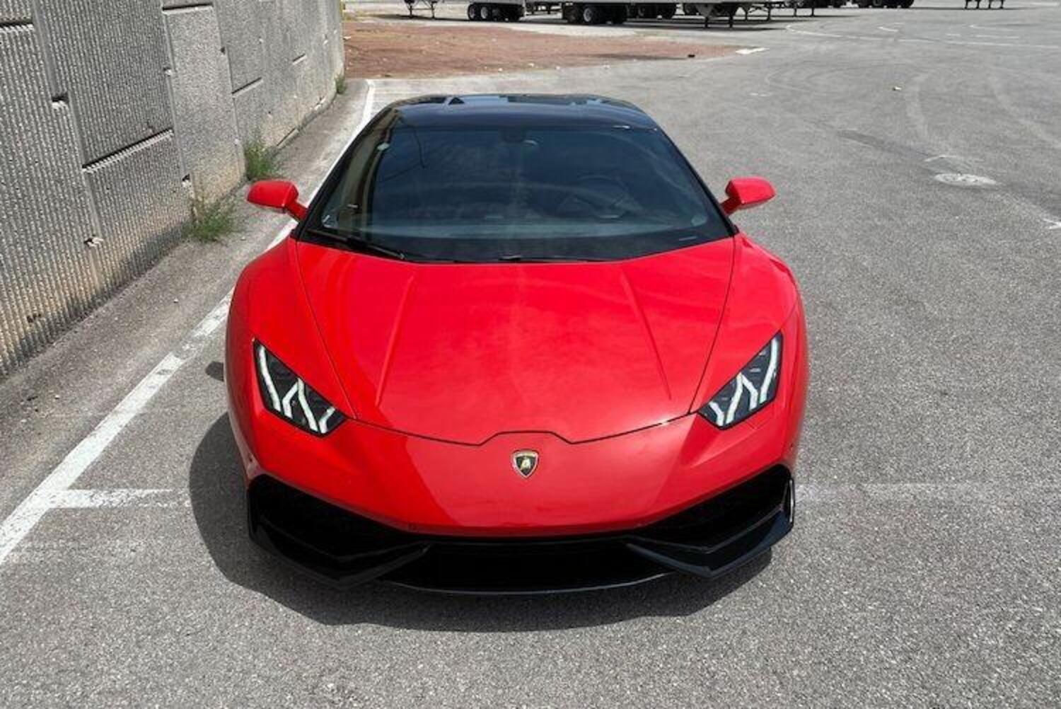 Lamborghini huracan 2000